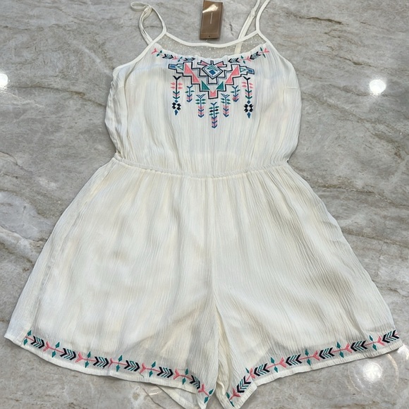 NEW White Flying Tomato Boho Embroidered Romper w Pink, Teal & Blue‎ | Small - Picture 1 of 9